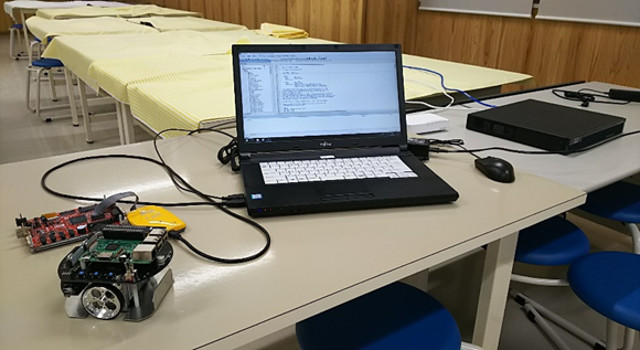 組み込みシステム実習機・パソコン